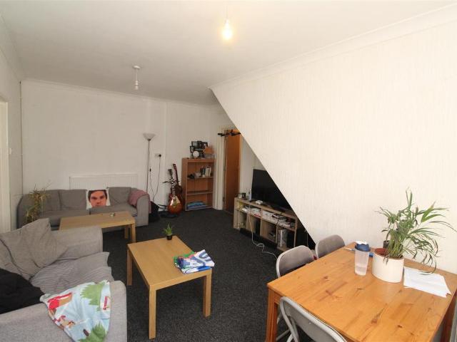 Flat for rent in Falcon Lodge, Wales