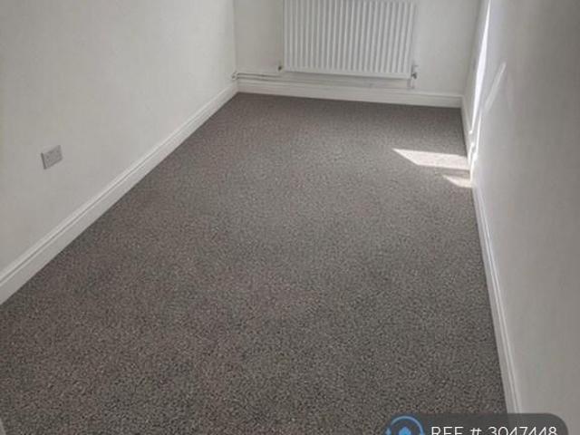 House for rent in Newtown, Reading