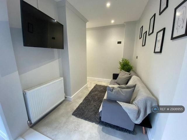 House for rent in Earlham Rise, East Bank