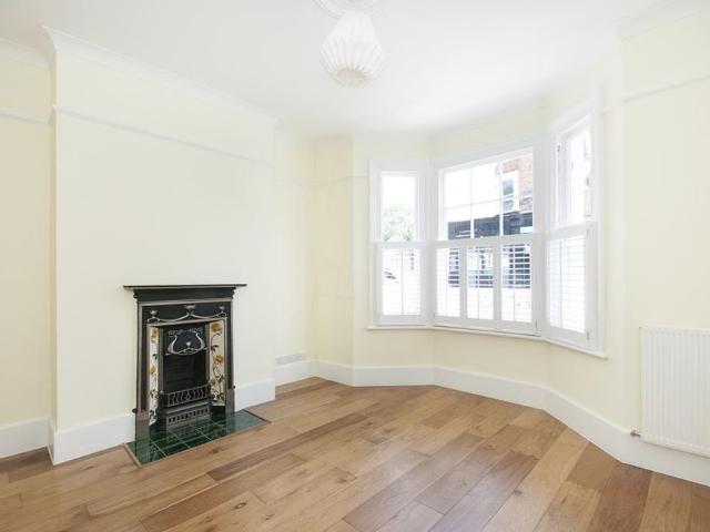 House for rent in Earlsfield, Greater London