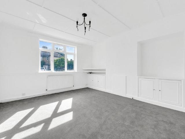 House for rent in Middle Park, Greater London