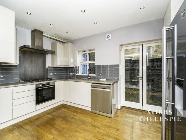 House for rent in London Borough of Ealing, Cat Hill
