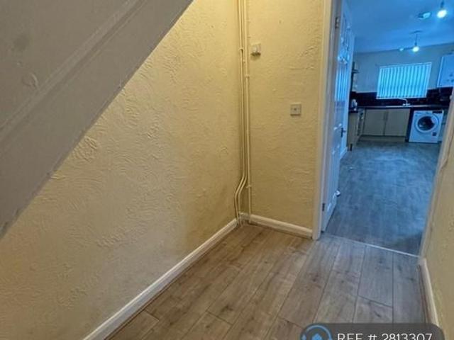 House for rent in Calderstones