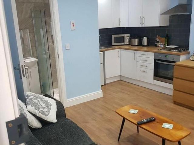 House for rent in London Borough of Croydon, Waddon