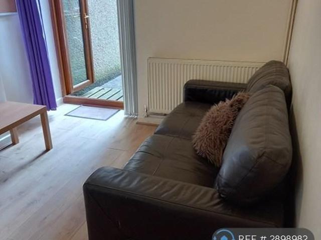 House for rent in Nangreaves, Wales