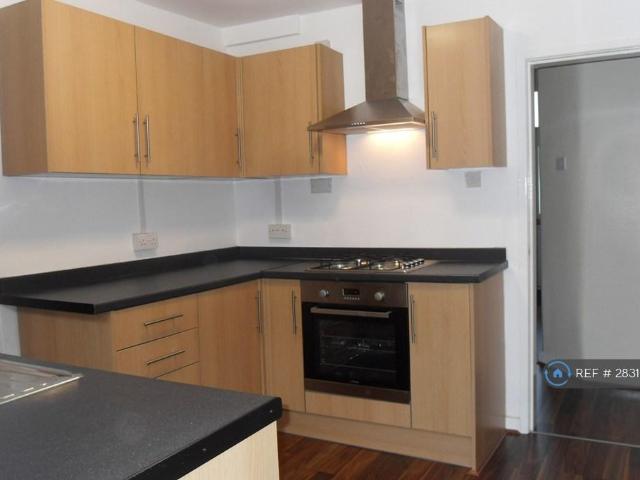 House for rent in Calderstones