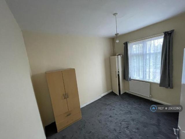 House for rent in Plashet, Greater London