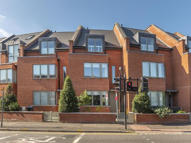House for rent in London Borough of Merton, Raynes Park