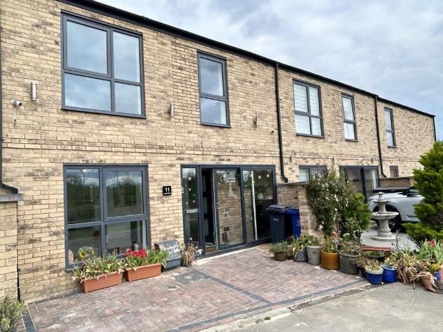 House for rent in Harrow Weald, Isle Of Man