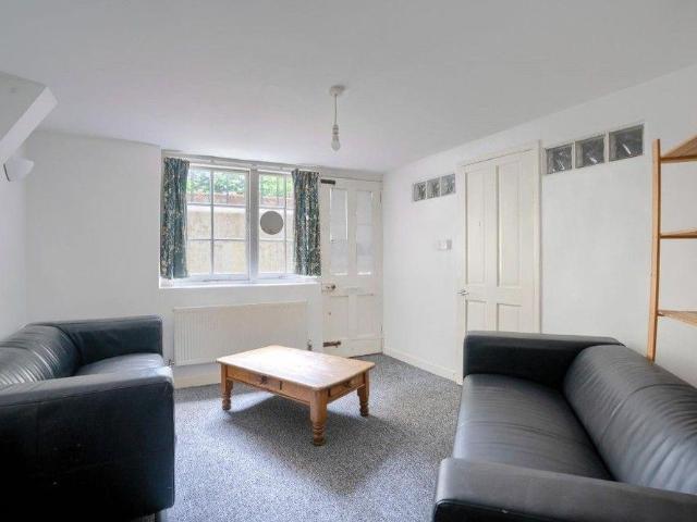 House for rent in St Ebbes, The Slade