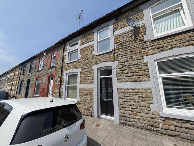 House for rent in Tonyrefail, Coedely