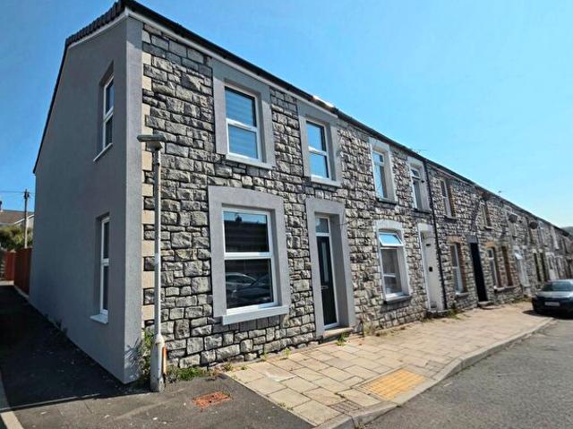 Apartment for rent in Bridgend, Wales