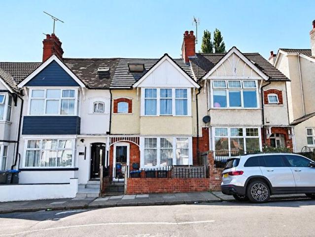 Apartment for rent in Queen's Park, Northampton