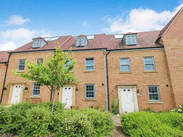 Apartment for rent in Priors Hall Park, Weldon