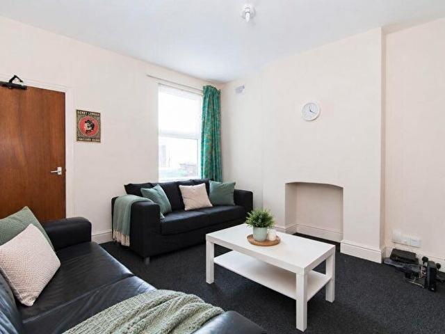 Apartment for rent in Old Lenton, Haddon