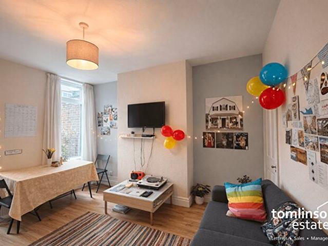 Apartment for rent in Old Lenton, Haddon