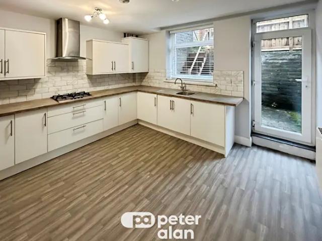 Apartment for rent in Troed-y-rhiw