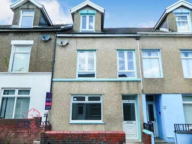 Apartment for rent in Sirhowy, Wales