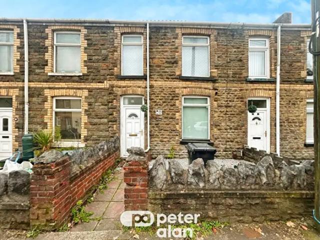 Apartment for rent in Dyffryn Clydach, Neath Abbey