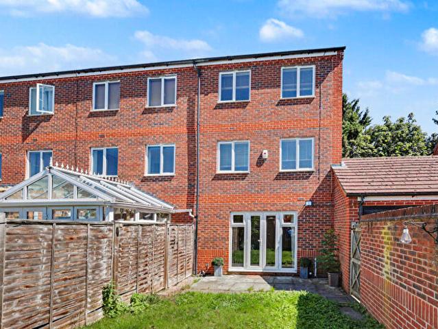 Apartment for rent in Wootton, Northamptonshire