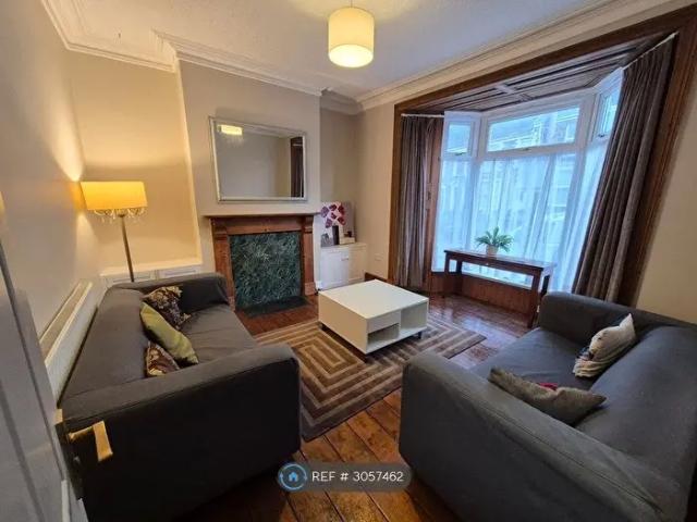 Apartment for rent in Mount Pleasant, Swansea