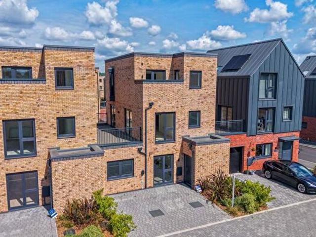 Apartment for rent in Abbey Park, Barton In Fabis
