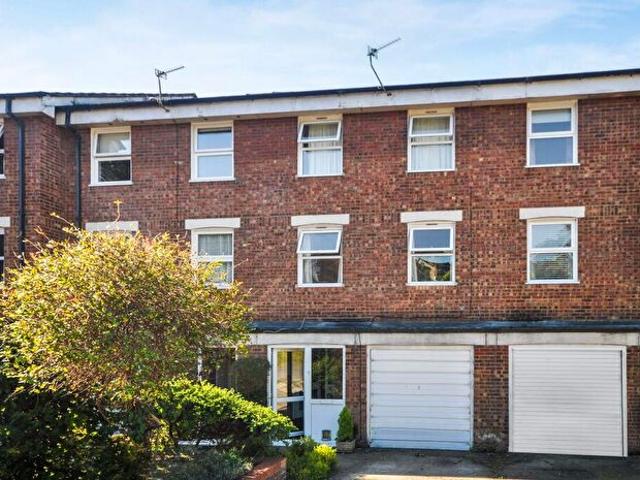 Apartment for rent in Littleworth, Berrick Salome