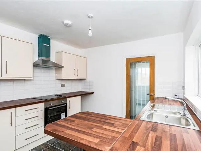 Apartment for rent in Cwmrhydyceirw, Swansea