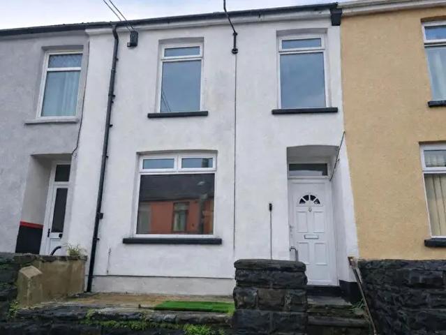 Apartment for rent in Penrhiwceiber, Miskin