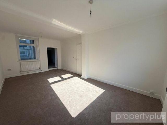 Apartment for rent in Treherbert, Blaenrhondda