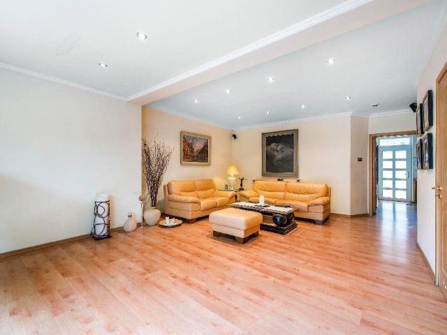 Room for rent in London Borough of Merton, Raynes Park