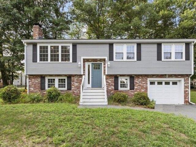 House for sale in Tewksbury, Massachusetts
