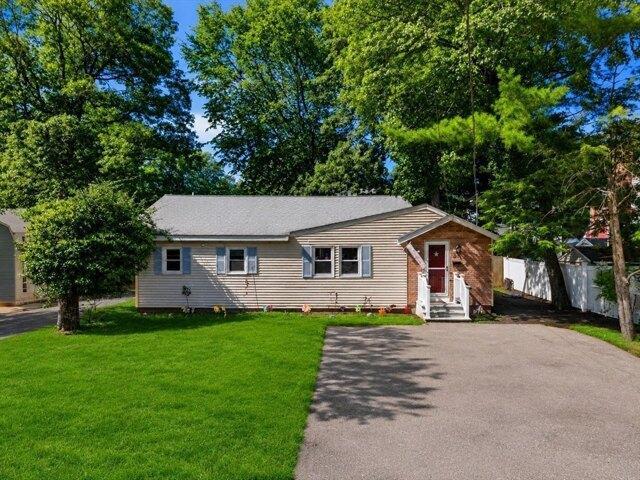 House for sale in Tewksbury, Massachusetts