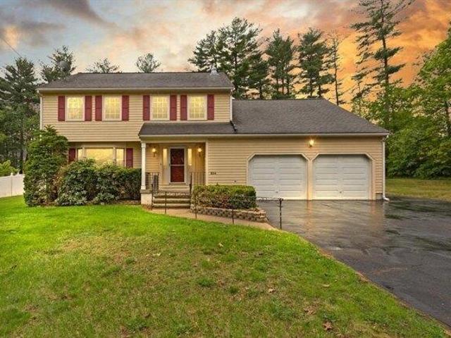 House for sale in Tewksbury, Massachusetts