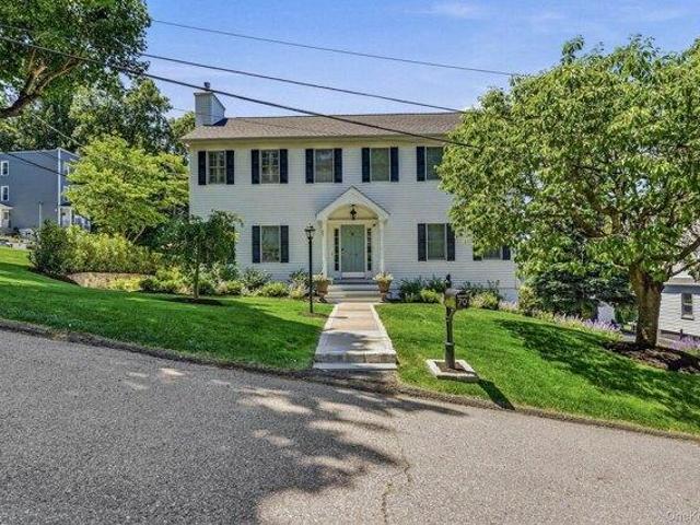 House for sale in Thornwood, New York