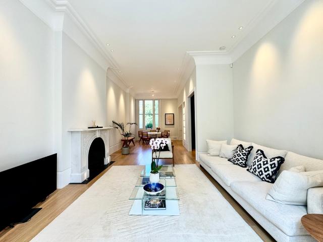 Apartment for rent in Earl's Court, Greater London