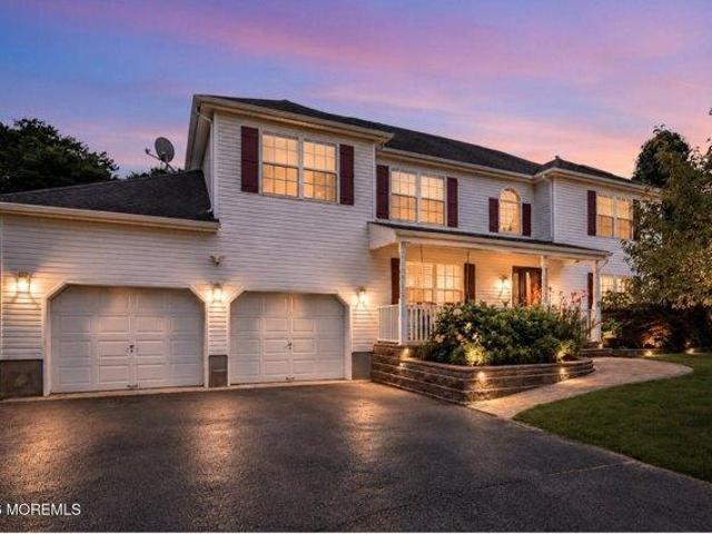 House for sale in Wyncrest Farms, Tinton Falls