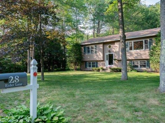 House for sale in Topsham, Maine