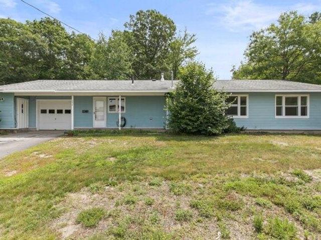 House for sale in Topsham, Maine