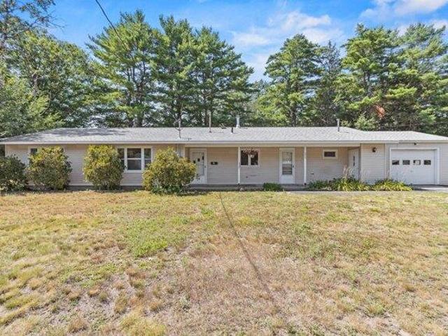 House for sale in Topsham, Maine