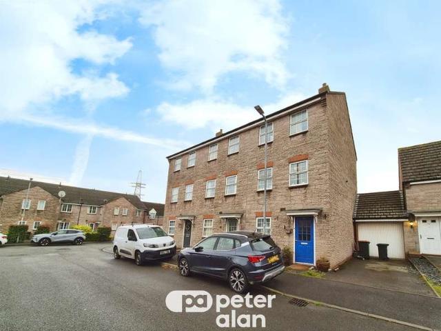Townhouse for sale in Coedkernew, Wales