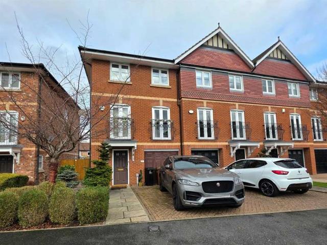 Townhouse for sale in Parklands, Cheadle Hulme