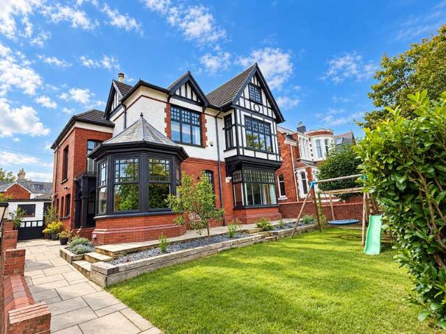 Townhouse for sale in Trosnant, Pontypool