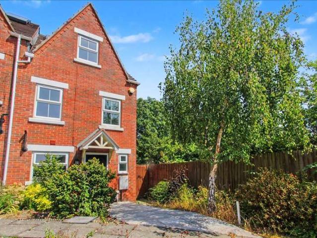 Townhouse for sale in Caldermill, East Midlands