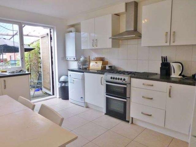 Townhouse for sale in London Borough of Ealing, Hanwell