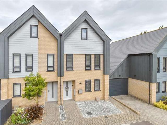 Townhouse for sale in Merryman's Hill, Oad Street