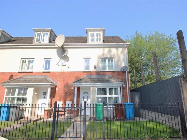 Townhouse for rent in Georgia, Greater Manchester