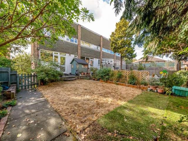 Townhouse for sale in Shortlands, Greater London