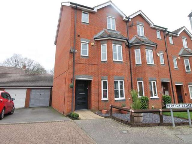 Townhouse for sale in Ashby Fields, Daventry