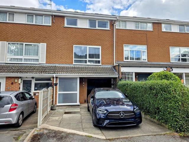 Townhouse for sale in Heald Green, Greater Manchester